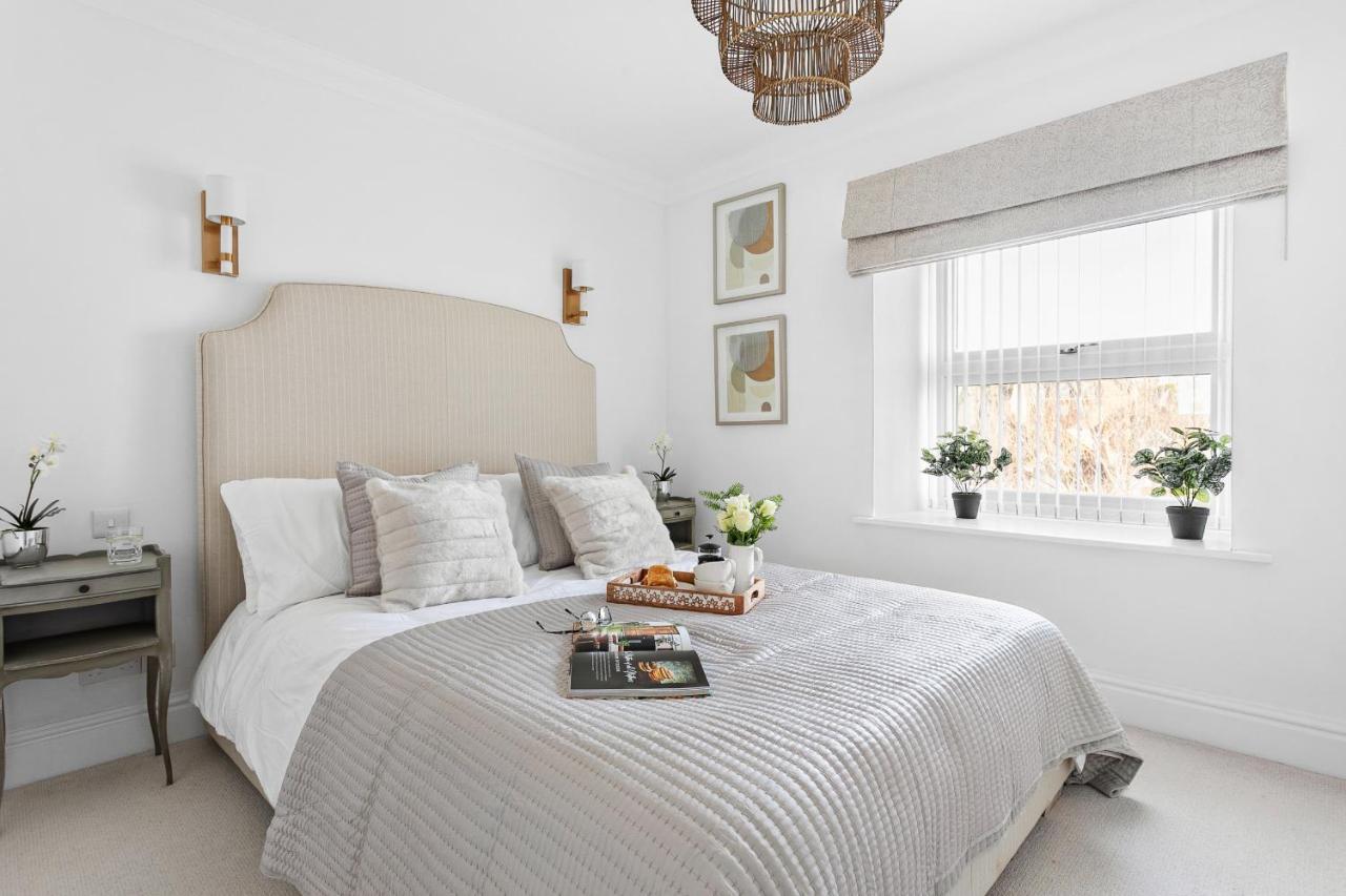 The Seaview Suites At The Corbyn Apartments Торки Экстерьер фото
